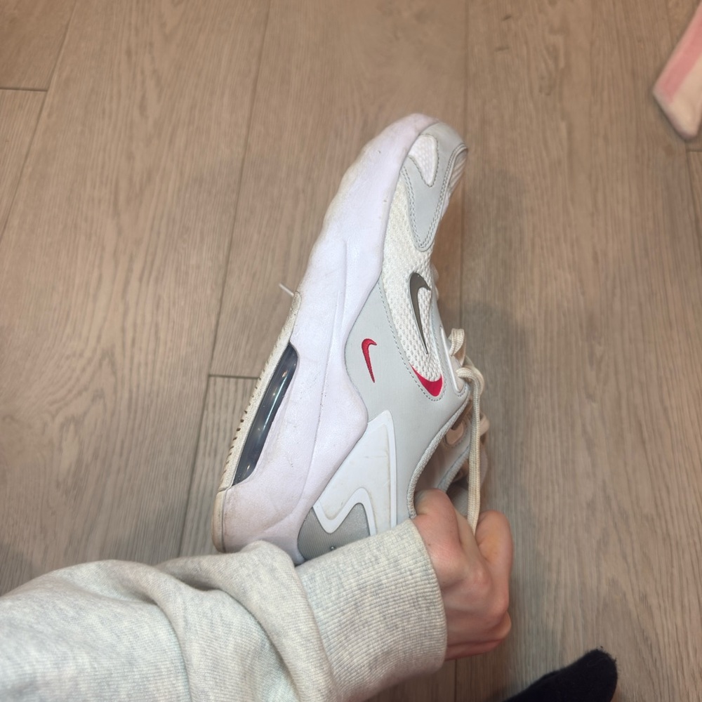 NIKE sneakers 8.5 - Picture 6 of 7